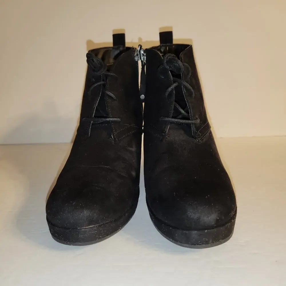 DV by DOLCE VITA Wedge Ankle Bootie Women 8 Black Faux Suede Lace Up Detail Boot